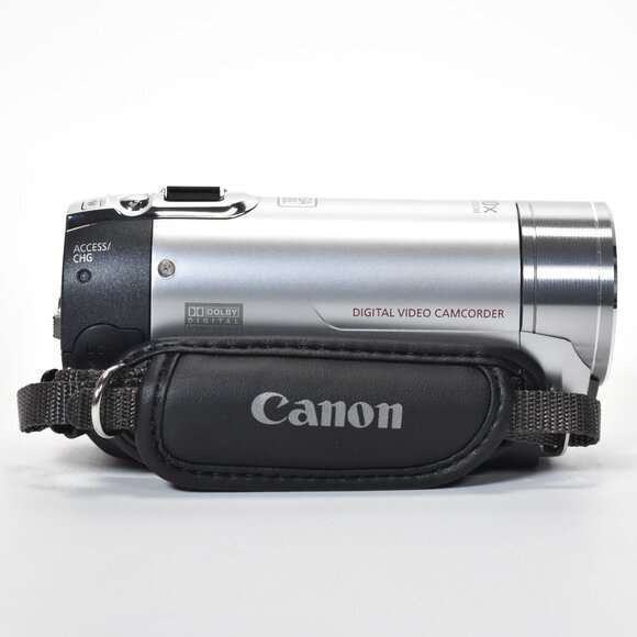 Canon FS100 Flash Memory Camcorder 48x Optical Zoom 2.7" LCD 8GB SD Card MINT - Picture 2 of 16